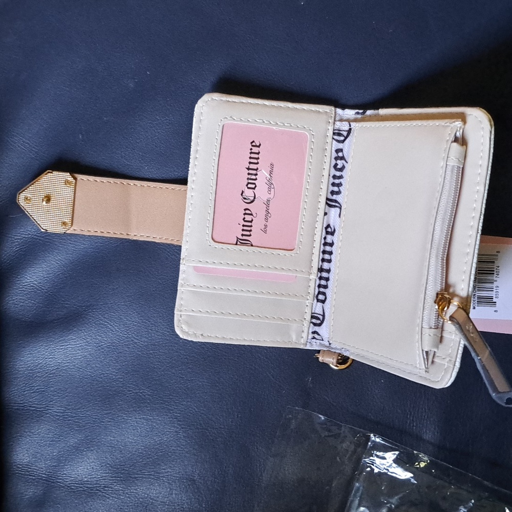 Juicy Couture Card Wallet with Keyring NWT - Picture 5 of 7